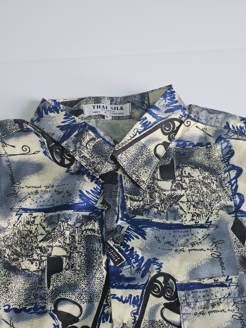 Vintage Thai Silk By Apple Short-Sleeve Button-Down Shirt in Blue & Cream Size M